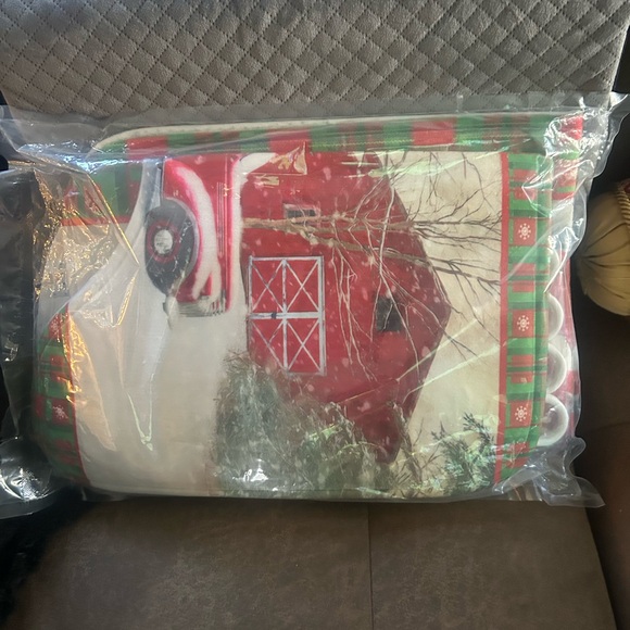 Christmas🌲Shower🚿Curtain Set with Bath🛁Mat (Red House🏡& Truck🛻) - Picture 2 of 10